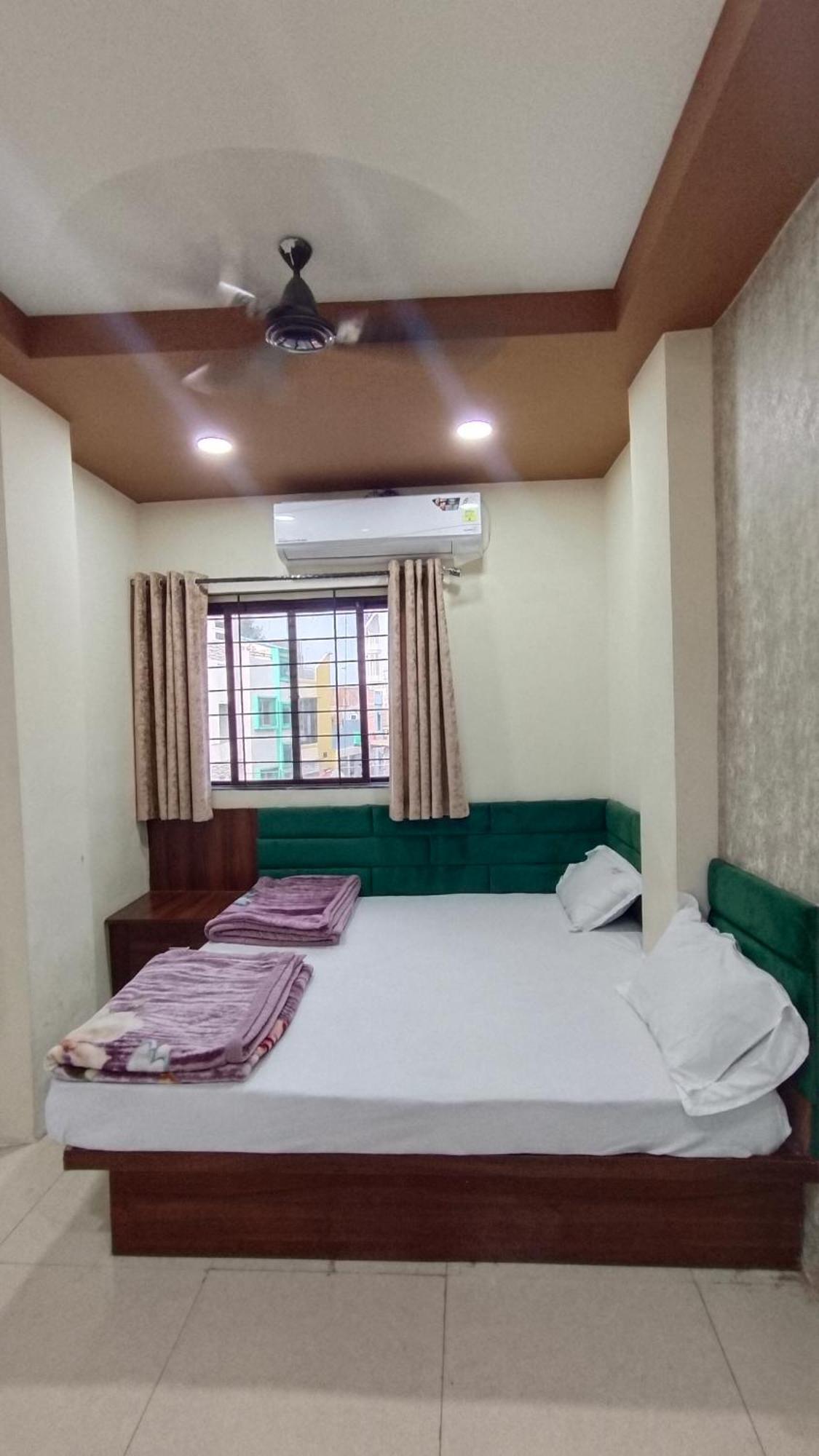 Green Leaf Hotel Ujjain Exterior foto