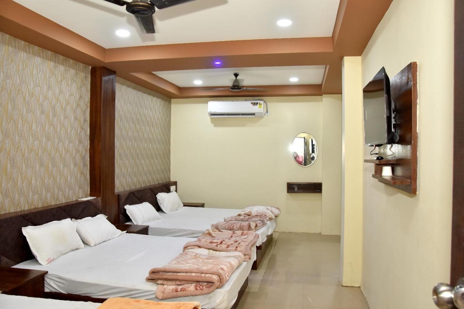 Green Leaf Hotel Ujjain Exterior foto
