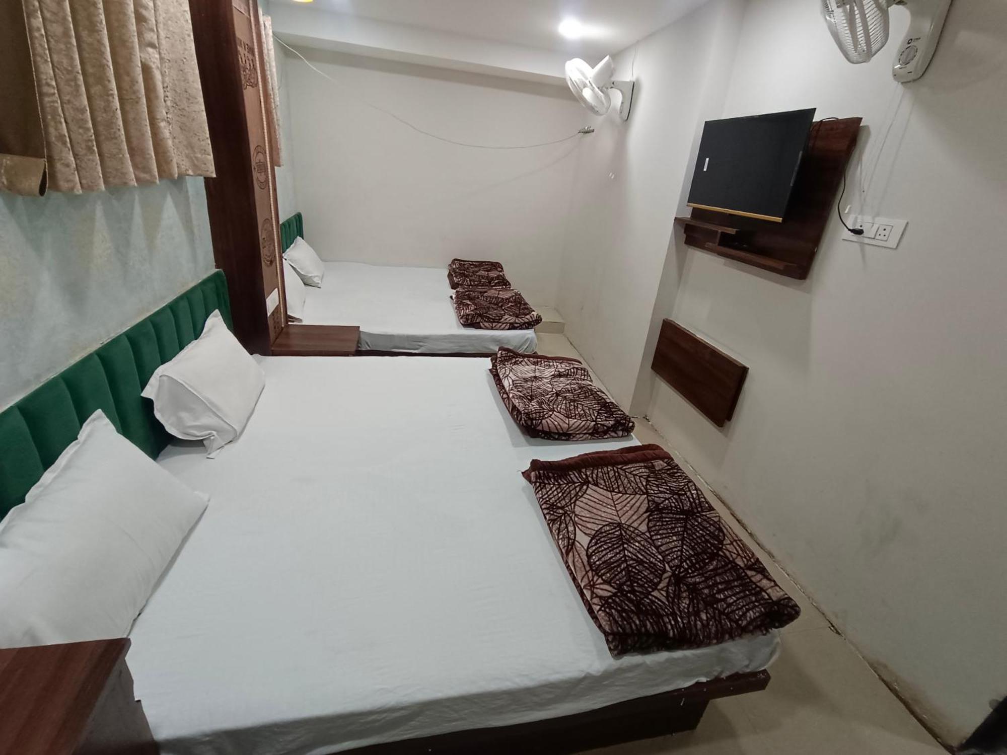 Green Leaf Hotel Ujjain Exterior foto